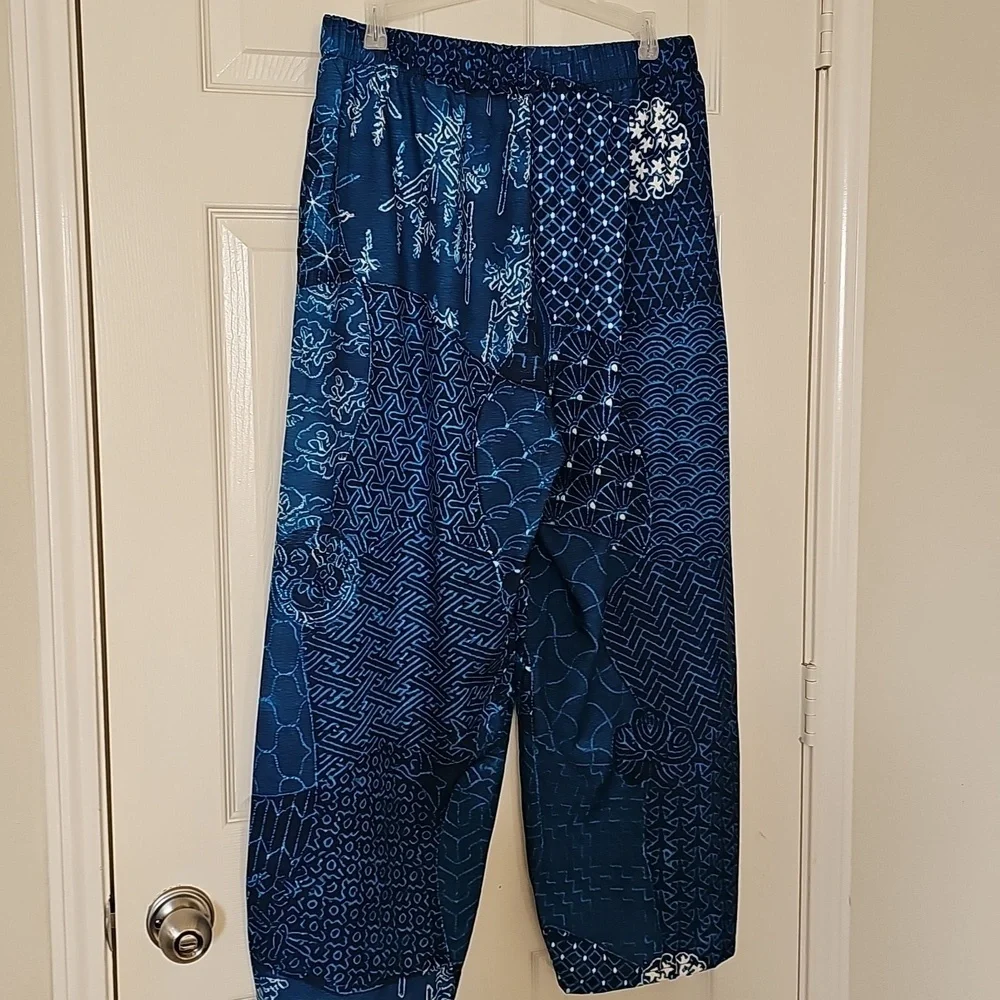 NWT Women's Capri Boho Beachy Casual Pull On Pant XL Blues Whites - Picture 10 of 14